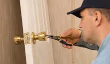 City Locksmith Services Herndon, VA 703-570-4159 - 6-Locks-Replace